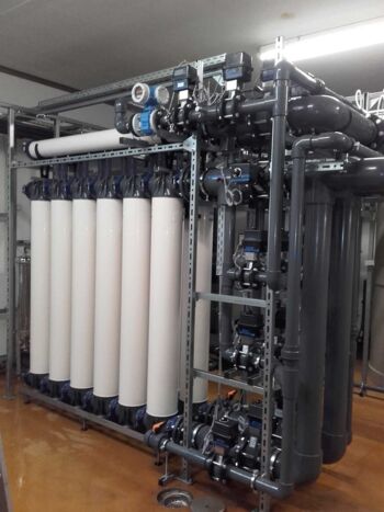 Bei der Ultrafiltration werden Membranen mit einer Porenweite von ca. 10-50 nm eingesetzt und es stellt sich ein Betriebsdruck von ca. 0,1 – 2 bar ein