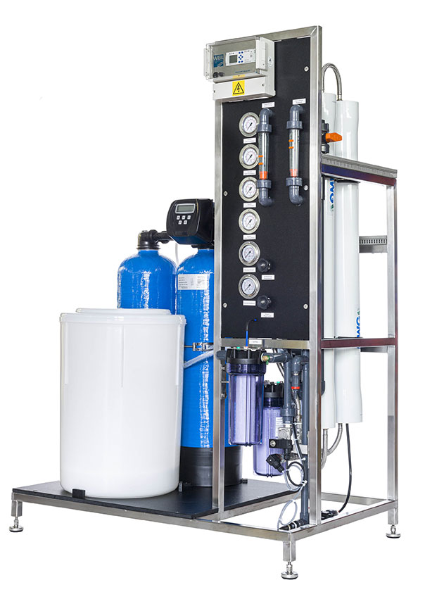 Kombianlage mit einer Enthärtungsanlage zur Voraufbereitung und einer Umkehrosmoseanlagen zur Entsalzung von Trinkwasser